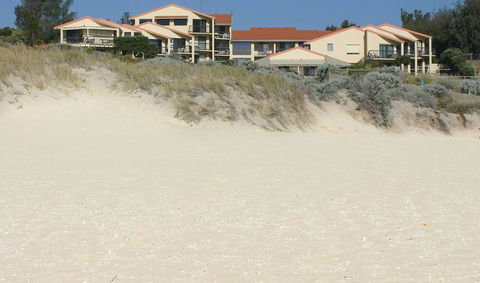 Scarborough & Absolutely Beachfront - Accommodation Cooktown 0