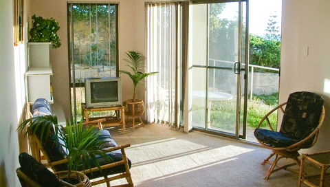 Scarborough & Absolutely Beachfront - Accommodation Cooktown 8