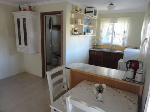Di's Cabin In Dwellingup - Accommodation Cooktown 19