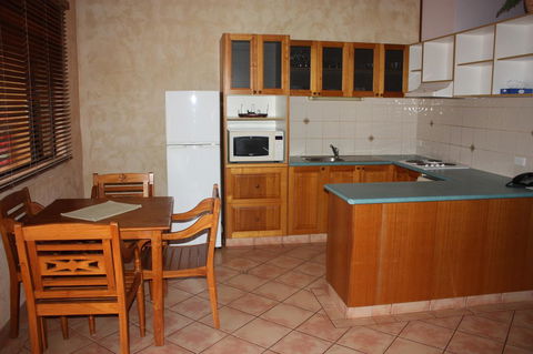 Apartments At Blue Seas Resort - Accommodation Cooktown 4