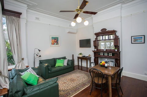 Danum House - Accommodation Cooktown 8