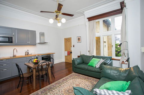 Danum House - Accommodation Cooktown 11