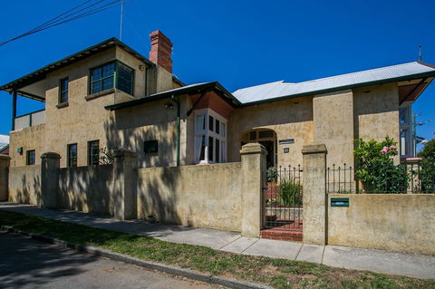 Danum House - Accommodation Cooktown 22
