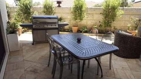 Relax, Bright & Airy Garden Villa - Accommodation Cooktown 13