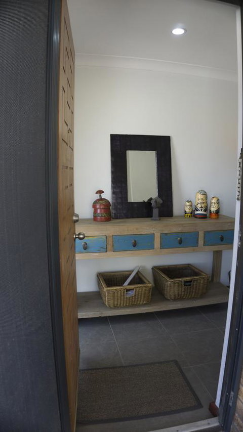 Relax, Bright & Airy Garden Villa - Accommodation Cooktown 7