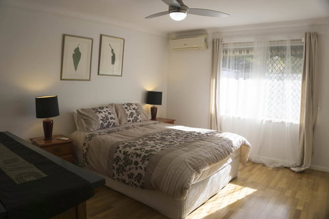 Relax, Bright & Airy Garden Villa - Accommodation Cooktown 3