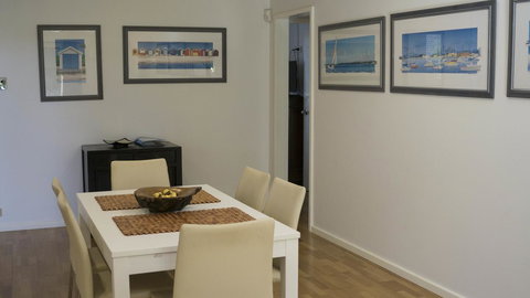 Relax, Bright & Airy Garden Villa - Accommodation Cooktown 6