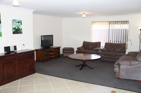 Byford House On The Scarp - Accommodation Cooktown 0
