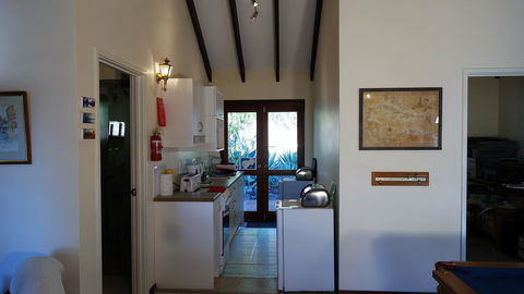 Eleebana Guest House - Accommodation Cooktown 22