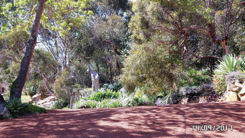 Eleebana Guest House - Accommodation Cooktown 14