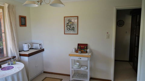 Eleebana Guest House - Accommodation Cooktown 29