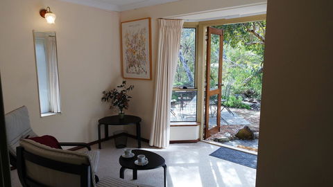 Eleebana Guest House - Accommodation Cooktown 2