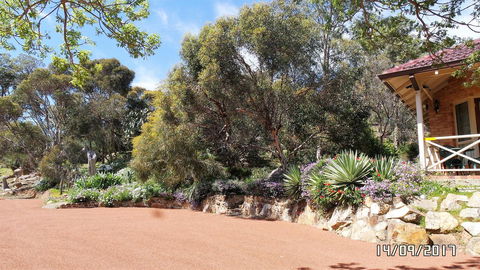 Eleebana Guest House - Accommodation Cooktown 10