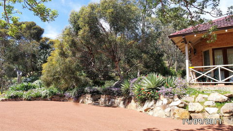 Eleebana Guest House - Accommodation Cooktown 11