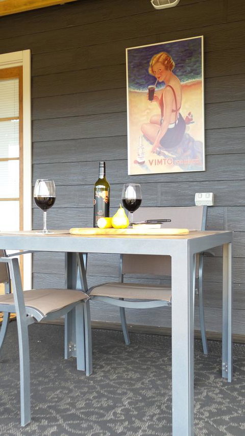 Windfall Estate Vineyard Cottage - Accommodation Cooktown 10