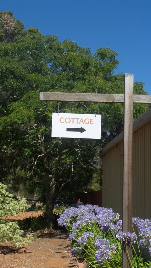 Windfall Estate Vineyard Cottage - Accommodation Cooktown 14