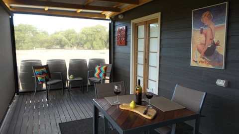 Windfall Estate Vineyard Cottage - Accommodation Cooktown 4