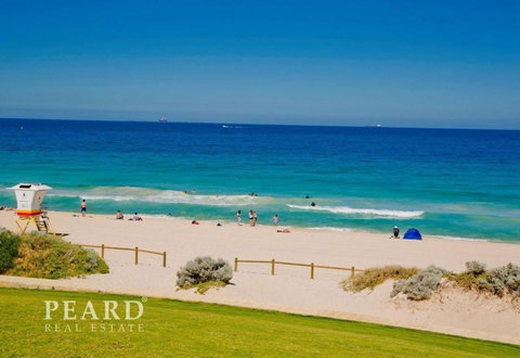 Scarborough Beach, Perth - Sun & Surf Villa - Accommodation Cooktown 0