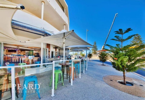 Scarborough Beach, Perth - Sun & Surf Villa - Accommodation Cooktown 9