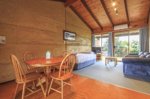 The Koorabup Motel - Accommodation Cooktown 12
