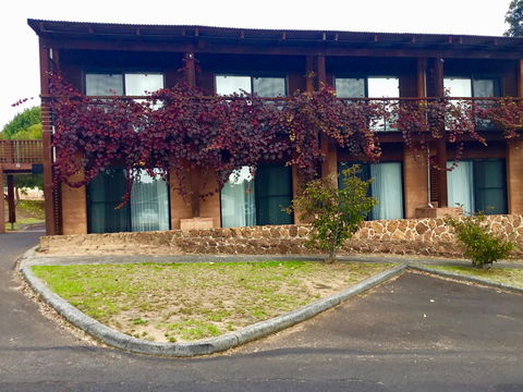 The Pemberton Hotel - Accommodation Cooktown 11