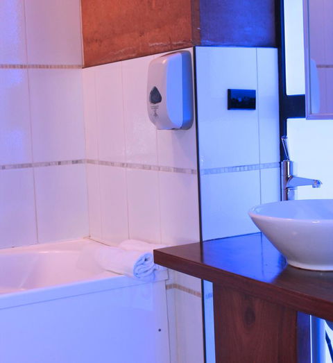 The Pemberton Hotel - Accommodation Cooktown 32