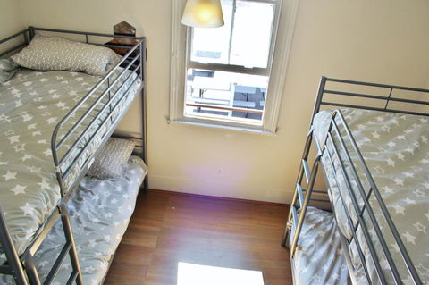 The Hive Hostel - Traveler Friendly, Passport Only - Accommodation Cooktown 39