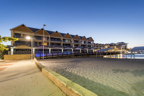 Dolphin Quay Apartments - Accommodation Cooktown 0
