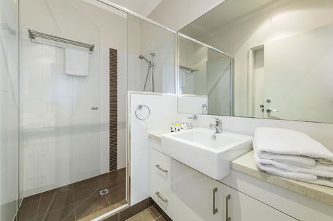Dolphin Quay Apartments - Accommodation Cooktown 42