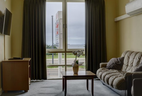 The Jetty Resort - Accommodation Cooktown 17