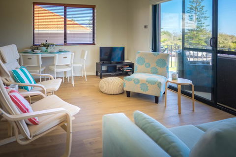Cottesloe Beach On Napier - Accommodation Cooktown 0