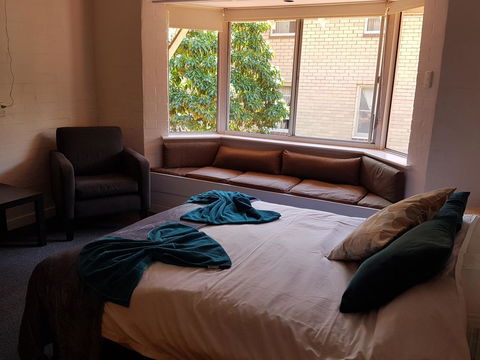 Townsend Lodge - Accommodation Cooktown 19