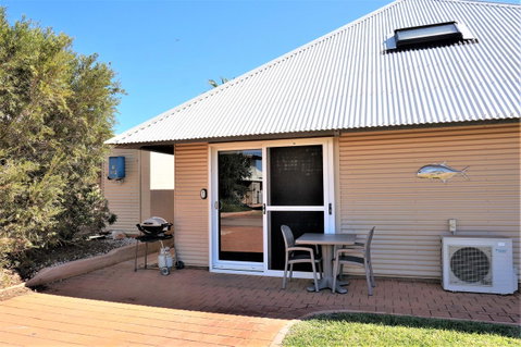 Osprey Holiday Village Unit 203 1 Bedroom - Accommodation Cooktown 1
