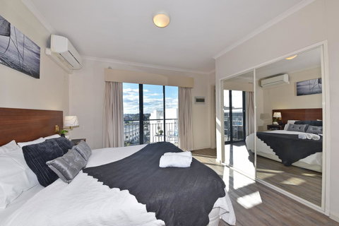 Inner Perth CBD 1X1 Apartment: 605451 - Accommodation Cooktown 1