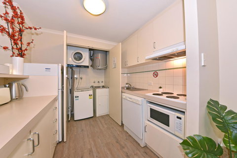 Inner Perth CBD 1X1 Apartment: 605451 - Accommodation Cooktown 12