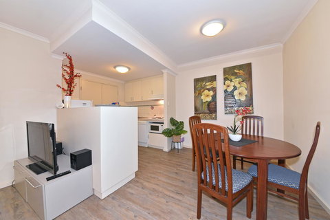 Inner Perth CBD 1X1 Apartment: 605451 - Accommodation Cooktown 8