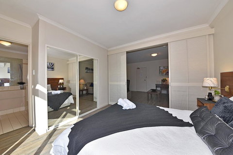 Inner Perth CBD 1X1 Apartment: 605451 - Accommodation Cooktown 3
