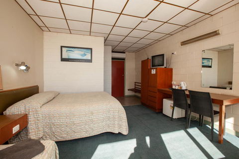 EUCLA MOTOR HOTEL - Accommodation Cooktown 19
