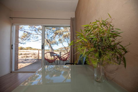EUCLA MOTOR HOTEL - Accommodation Cooktown 12
