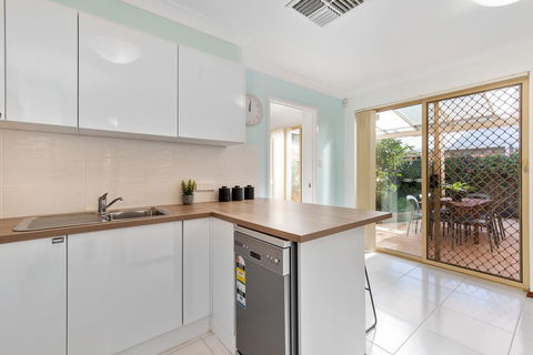 Applecross Village Residence - Accommodation Cooktown 14
