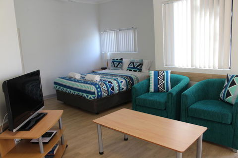 Mandurah Ocean Marina Chalets - Accommodation Cooktown 9