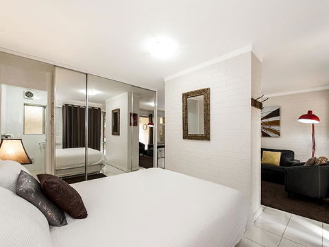 Rosalie 02 - Accommodation Cooktown 11