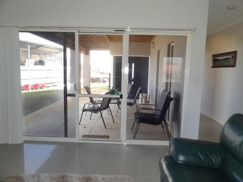 Acaciabnb - Accommodation Cooktown 4