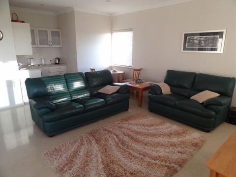 Acaciabnb - Accommodation Cooktown 8