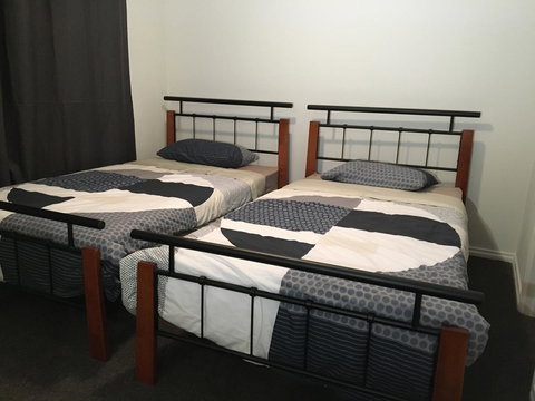 Apartment In Queens Park - Accommodation Cooktown 1