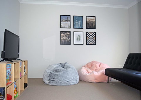 The Kingsleyâ€™s Place â€“ Piara Waters - Accommodation Cooktown 9