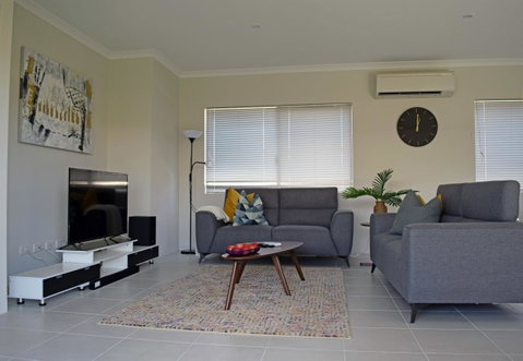 The Kingsleyâ€™s Place â€“ Piara Waters - Accommodation Cooktown 3