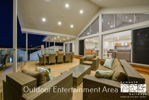 27 Kestrel Place - With Pool And Jetty - Accommodation Cooktown 17
