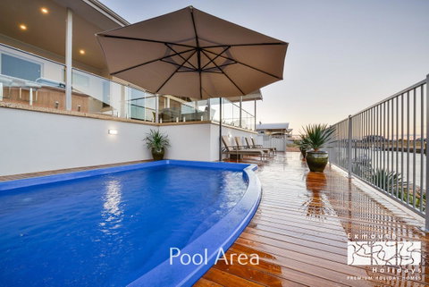 27 Kestrel Place - With Pool And Jetty - Accommodation Cooktown 16