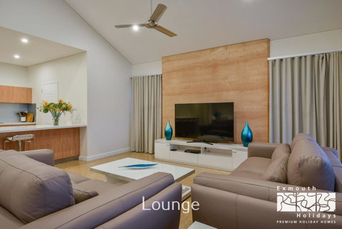 27 Kestrel Place - With Pool And Jetty - Accommodation Cooktown 2